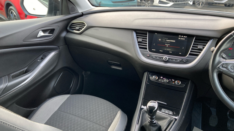 Vauxhall Grandland X 1.5 Turbo D SRi Nav 5dr Diesel Hatchback